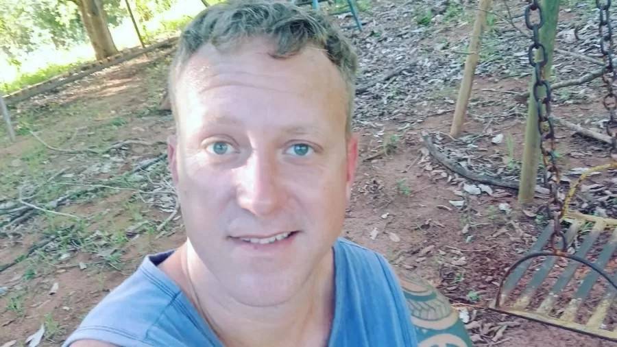 Sérgio Hondjakoff pede desculpas ao pai após ameaça de morte