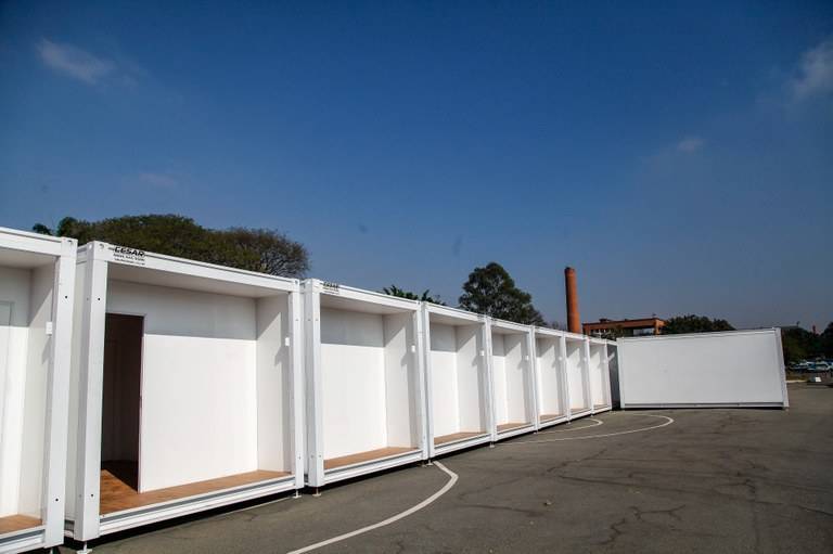 Bom Retiro começa a receber casas modulares para população de rua