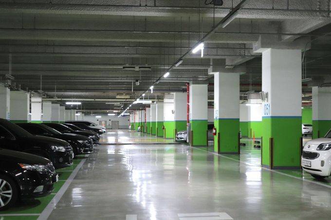 Lei proíbe estacionamento de cobrar por perda de comprovante de carro
