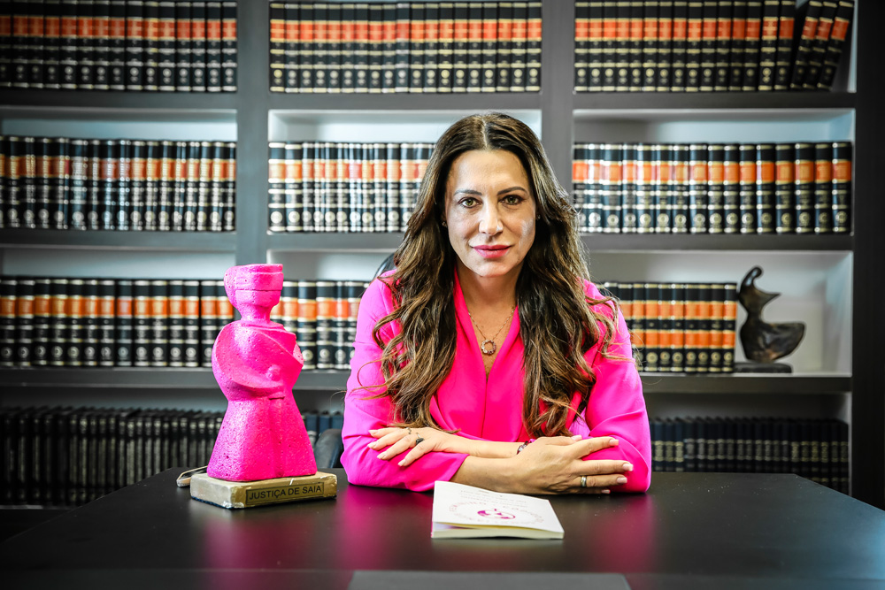 Gabriela Manssur lança livro com dicas de direitos da mulher para empresas