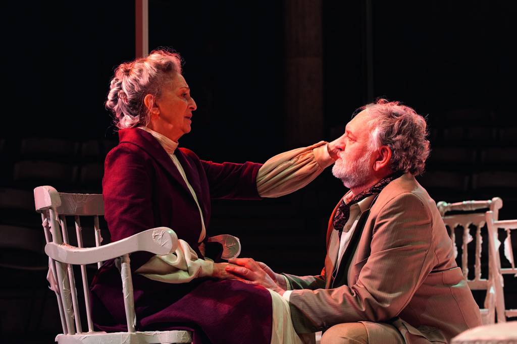 Ana Lucia Torre é protagonista em nova montagem de Longa Jornada Noite Adentro