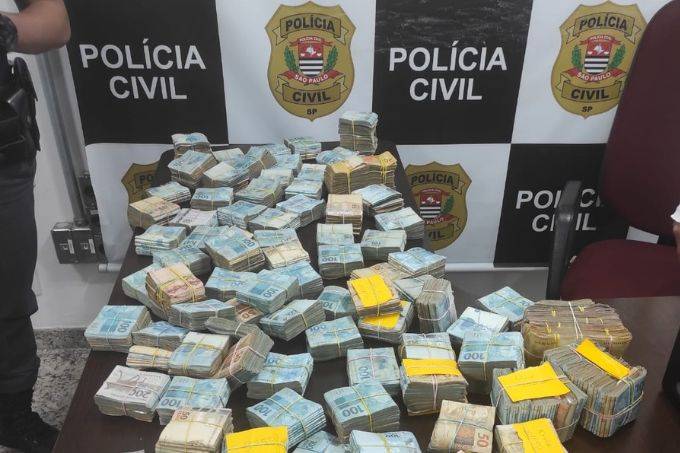 PM prende homem com 929 mil reais em dinheiro vivo na Zona Oeste