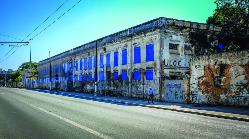 BATALHAO_1.JPG Prédio histórico do2º Batalhão deGuardas, que,reformado, vaivirar escola técnicacom 2 250 vagas