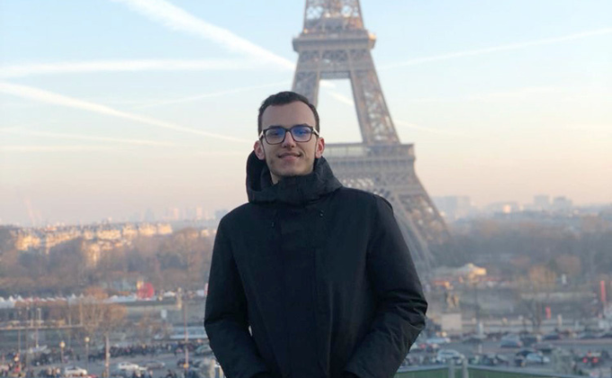 Aos 21 anos, jovem cria plataforma de criptomoedas e recebe investimento milionário