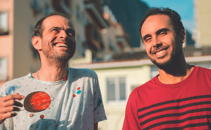 Bem Gil e Moreno Veloso fazem show na esquina das avenidas Ipiranga e São João
