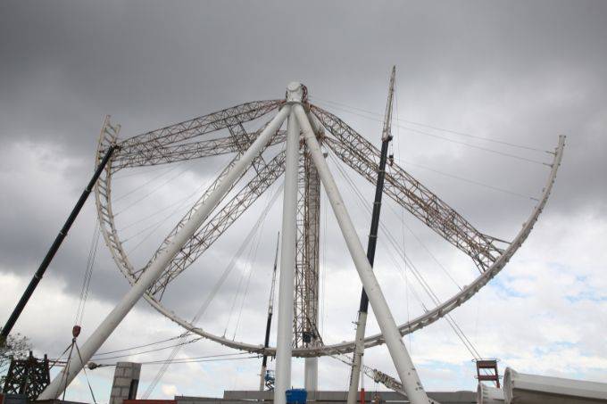 Maior roda-gigante da América Latina atrasa e deve abrir até dezembro