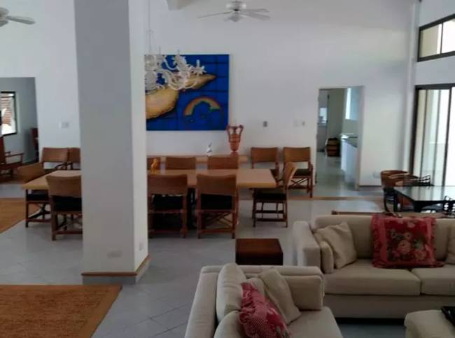 Mansão localizada na Ilha da Almada, em Ubatuba Mansão localizada na Ilha da Almada, em Ubatuba