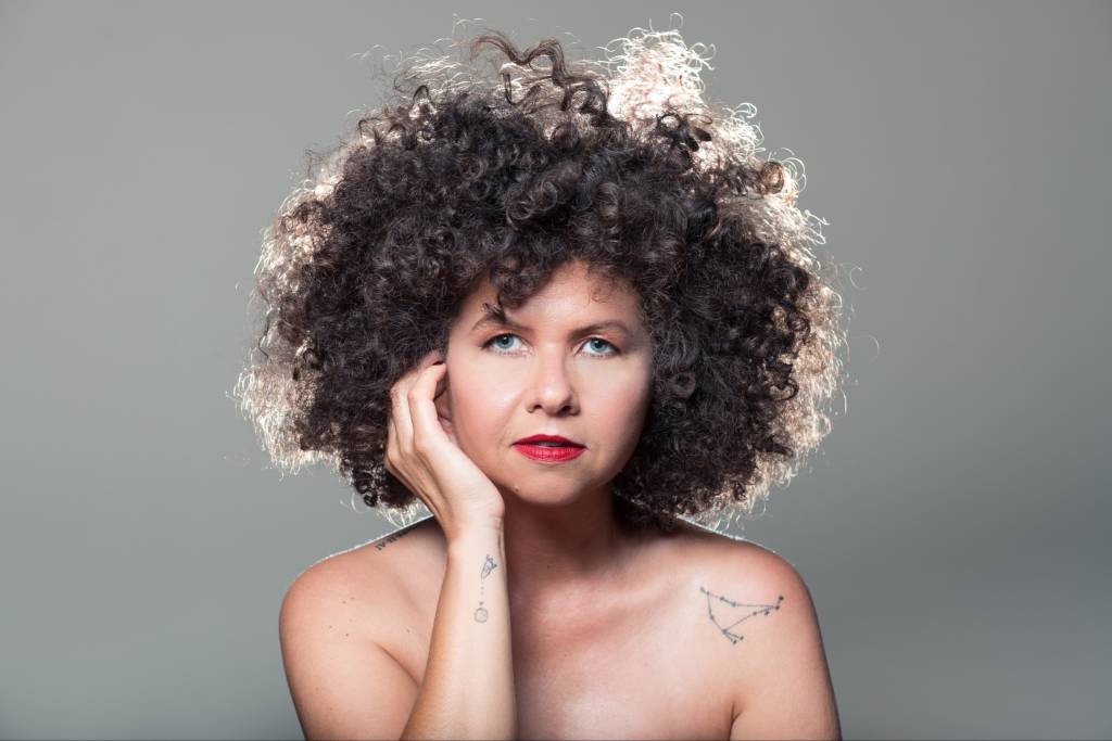 Roberta Campos faz apresentação única no Teatro Liberdade