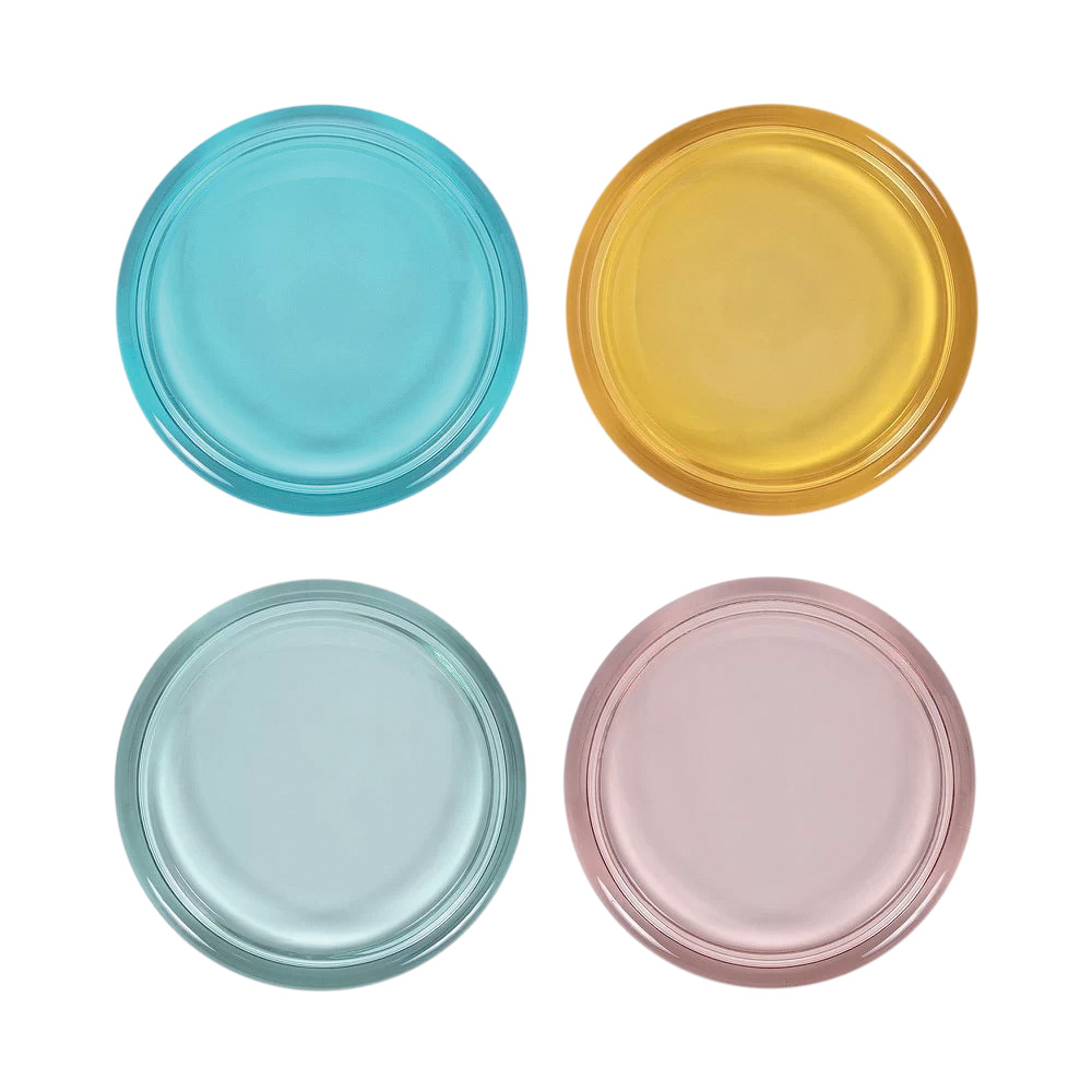 Quatro porta-copos de vidro, um de cada cor