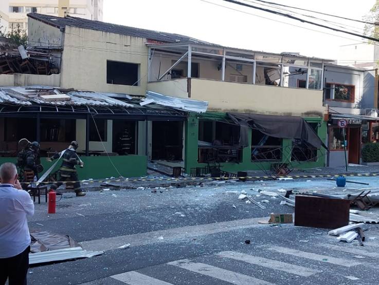 Explosão em botijão de gás em restaurante deixa feridos na Água Branca