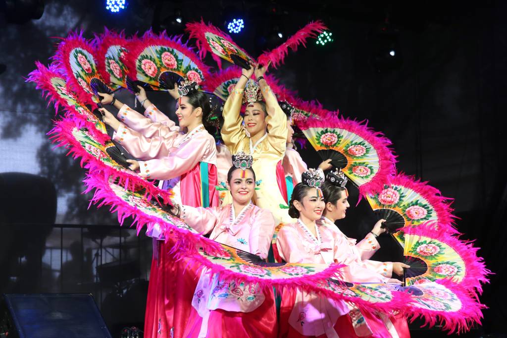 Festa do Imigrante reúne música, gastronomia e artesanato de 54 países