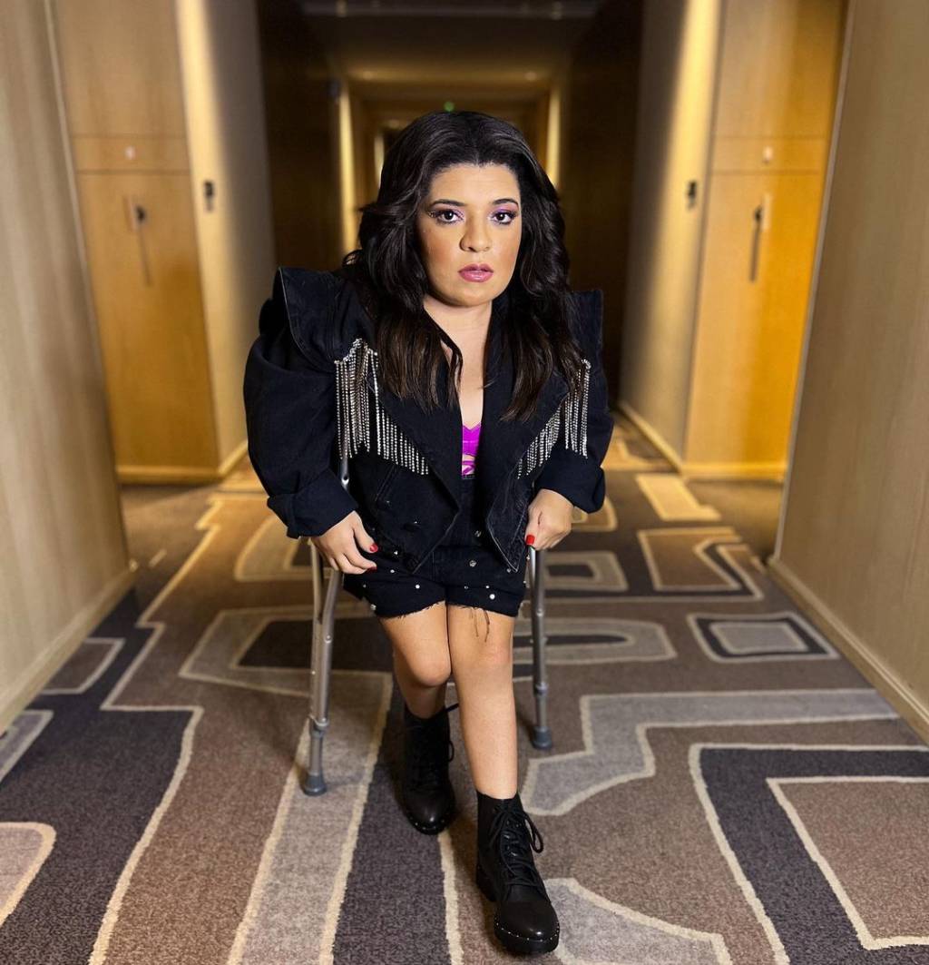 Pequena Lô diz que foi destratada por famosa no RiR – e dá nome aos bois