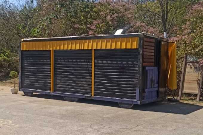 QuiosqueNovovillaLobos Fechada: uma das novas estruturas com opções gastronômicas foi só colocada no Villa-Lobos local mas não abriu as portas