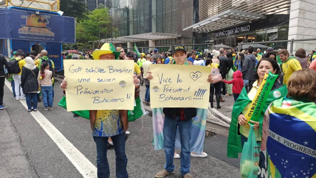 Manifestação na Avenida Paulista em prol do presidente Jair Bolsonaro. Apoiadores do presidente ocupam a Avenida Paulista neste 7 de setembro.