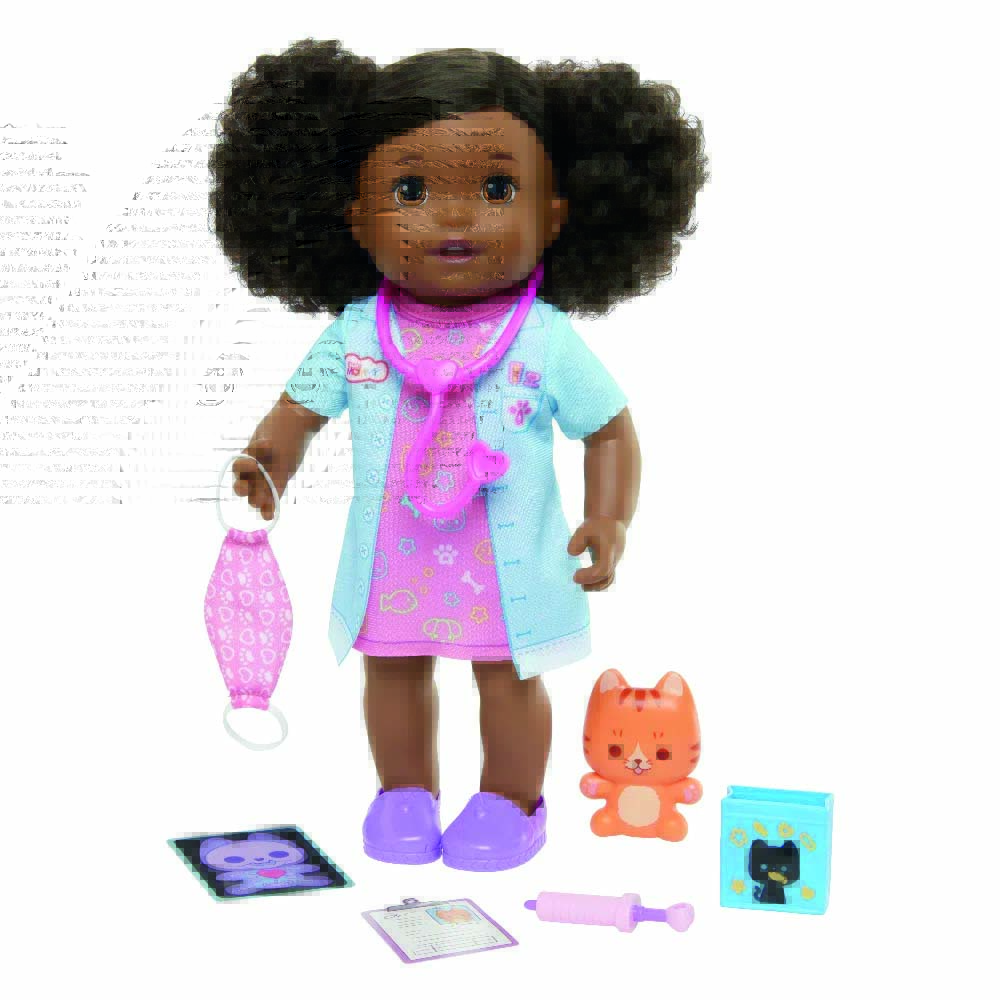 Boneca Quando Eu Crescer.jpg Boneca negra de cabelos cacheados e escuros vestida de veterinária