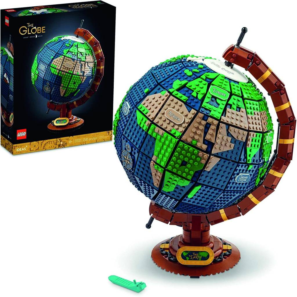 LEGO Globo.jpg Lego de globo terrestre ao lado de sua caixa