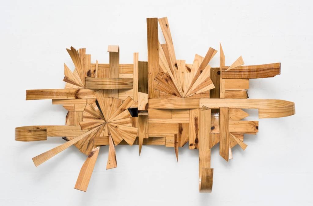 Colecionadora organiza exposição e venda de artistas em ascensão em SP