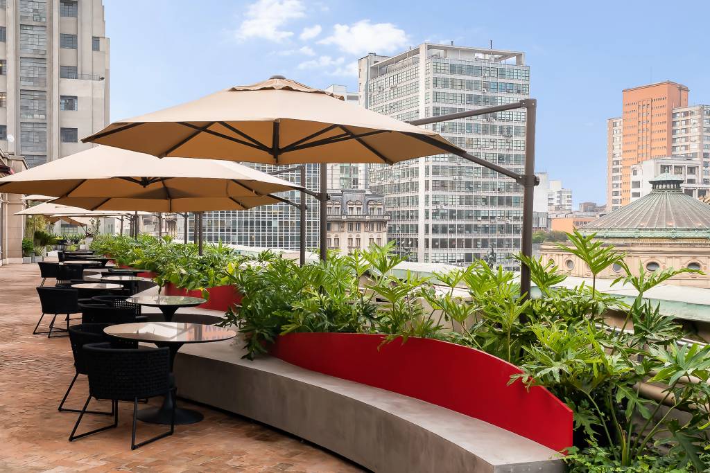 Terraço-Wesley-Diego-Emes Restaurante no centro de SP recebe painel da artista indígena Duhigó