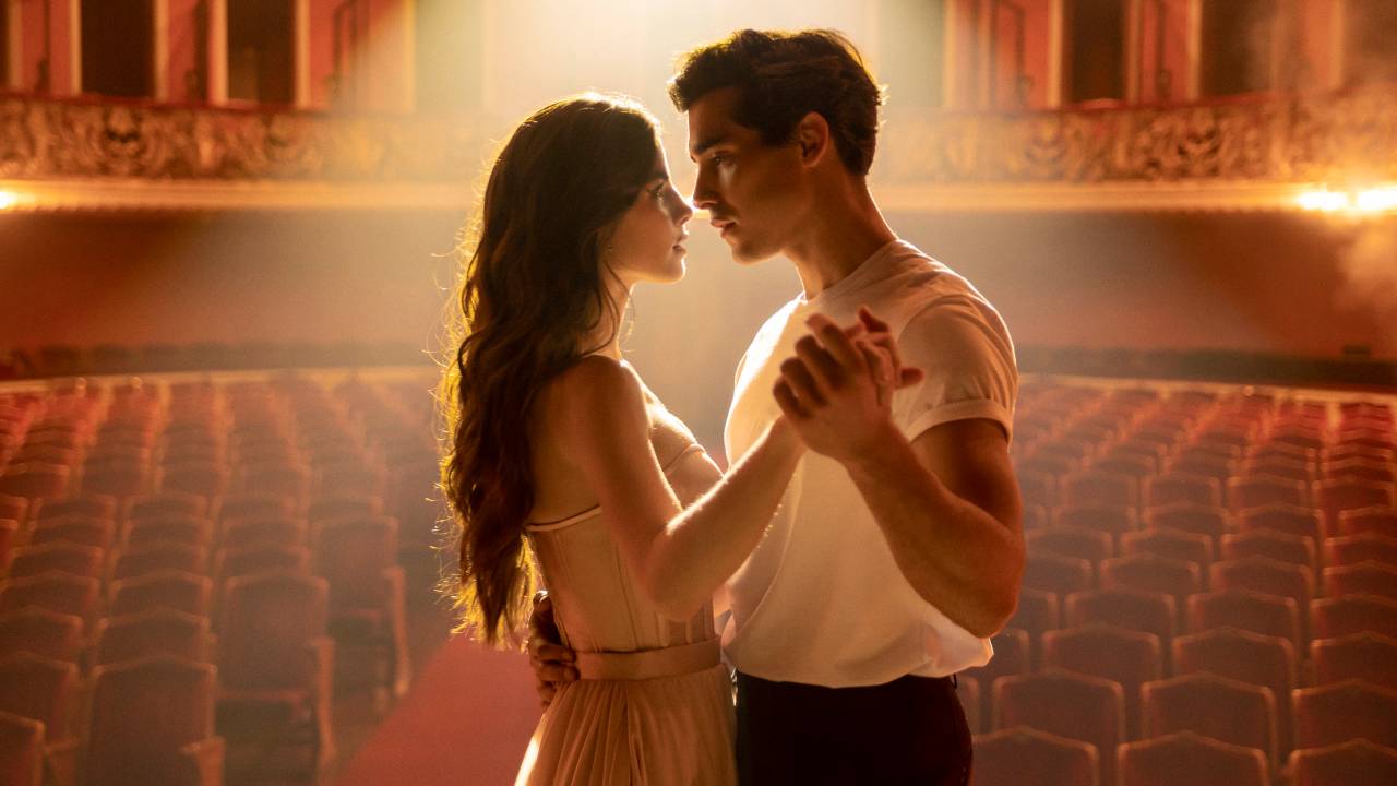 Casal dança no Theatro Municipal