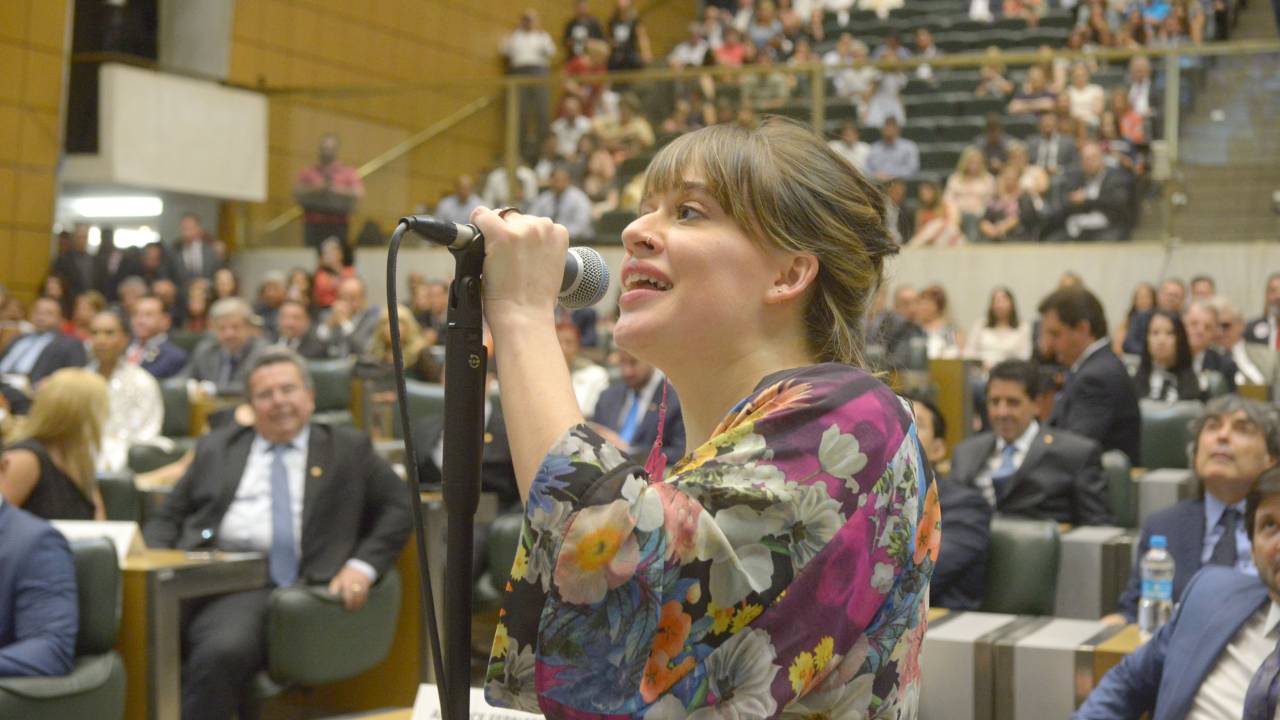 Isa Penna (PCdoB).