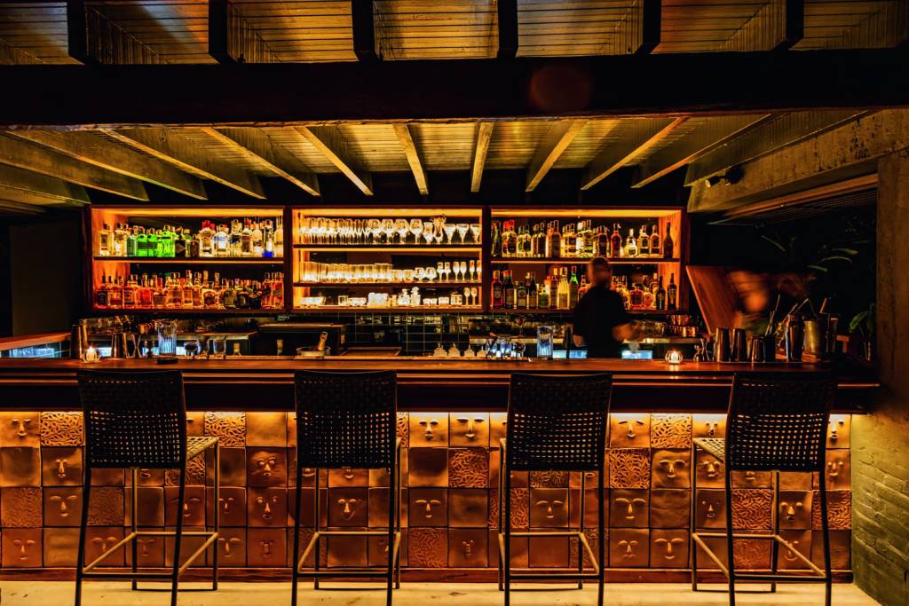 Manacá, em Camburizinho, ganhar bar anexo ao restaurante