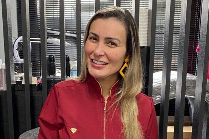 Cunhada de Andressa Urach assume redes da modelo após surto psicótico