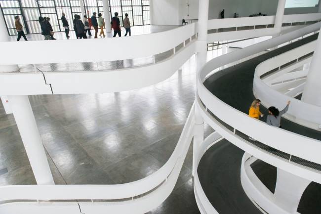 Gestão de Evento/Montagem / Desmontagem de Exposição Foto do interior do Pavilhão da Bienal