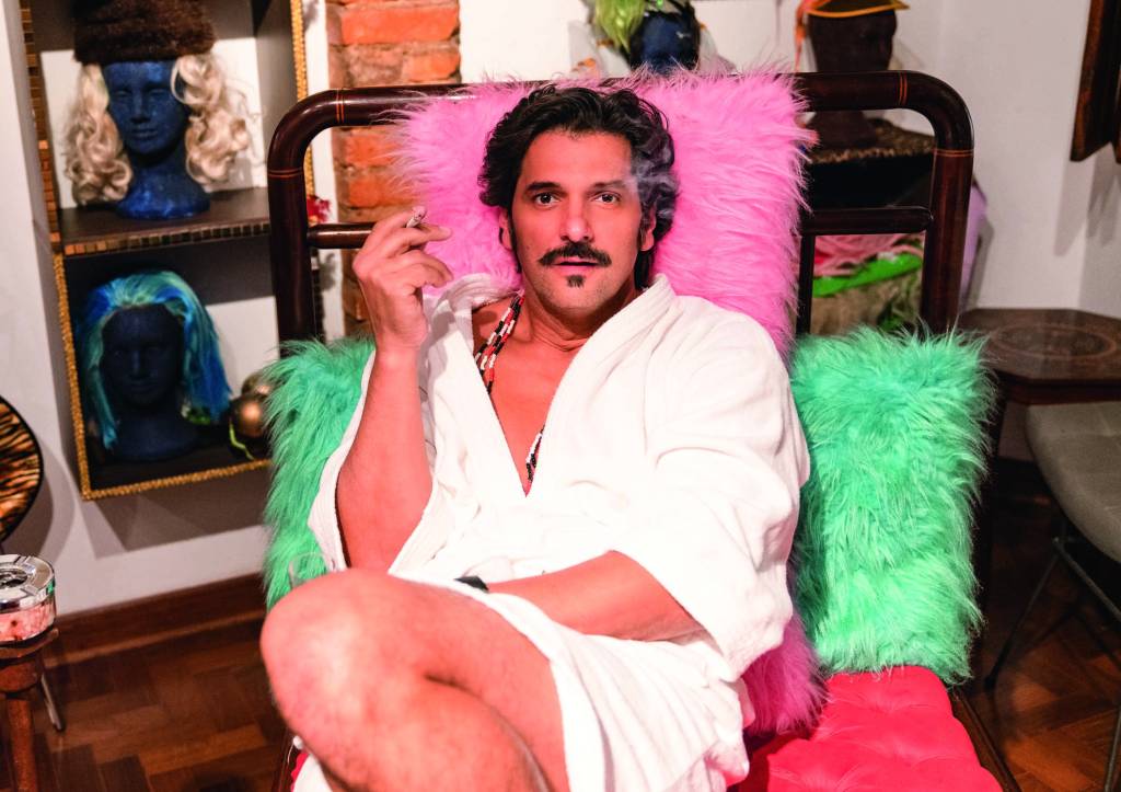 Duas peças que retratam a aids