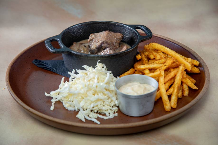 Stoofvlees: cozido belga de carne na cerveja Stoofvlees: cozido belga de carne na cerveja