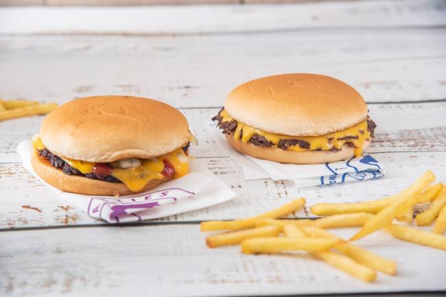 cheese burger– patties vegê – skinny fries – Patties dois lanches e batatas