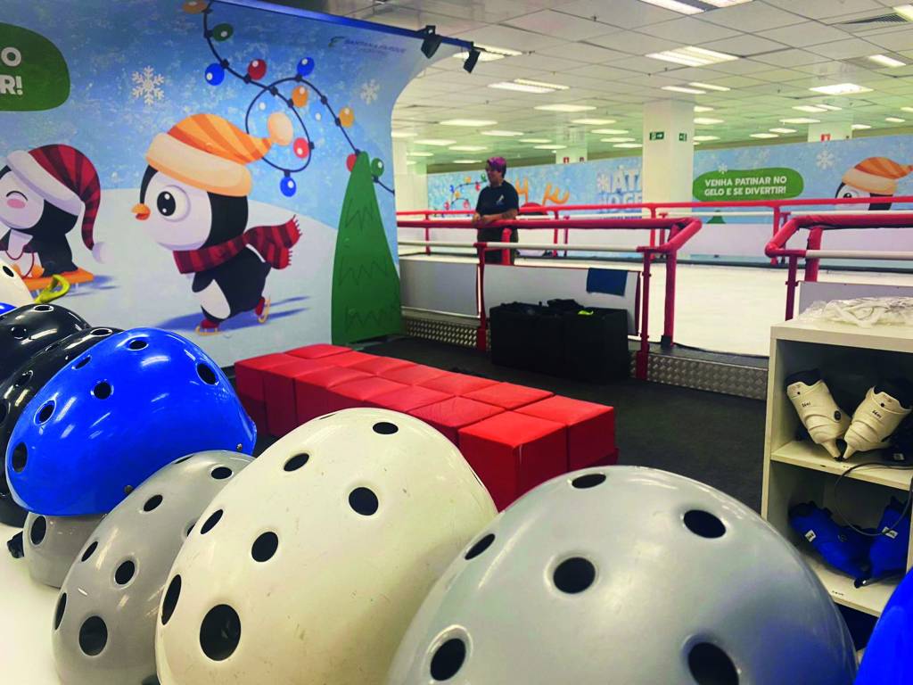Santana Parque Shopping abre pista de patinação no gelo