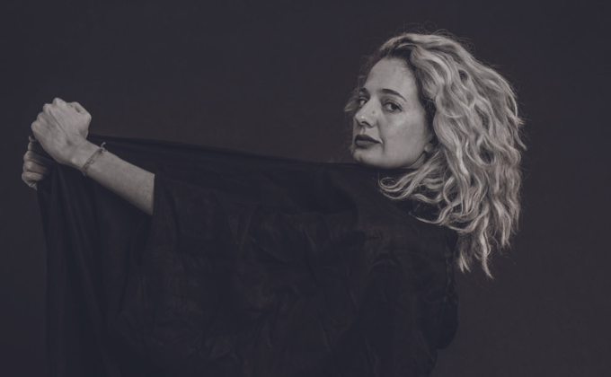 Letrux canta Caetano Veloso em show especial no Sesc 24 de Maio