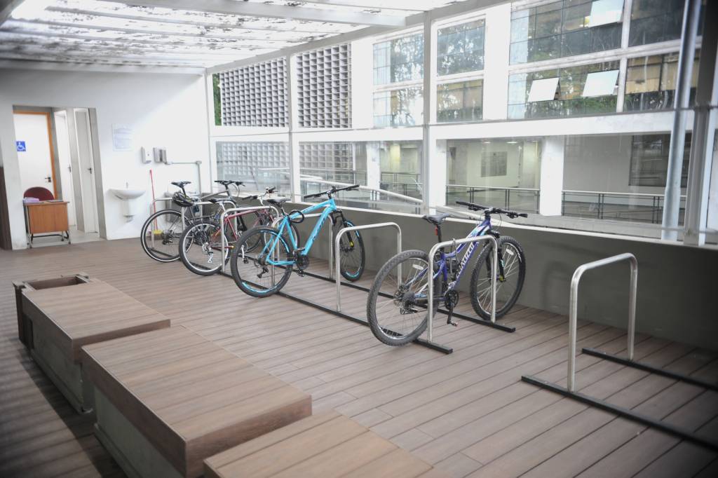 Bicicletário com 88 vagas é aberto ao público na Alesp