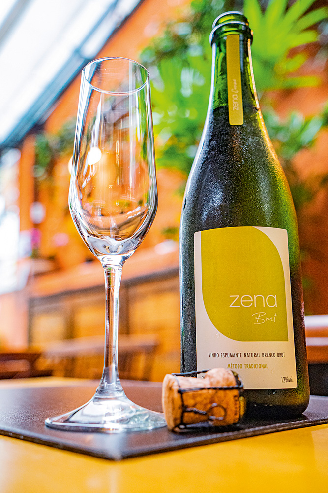 Zena Cucina lança rótulo próprio de espumante