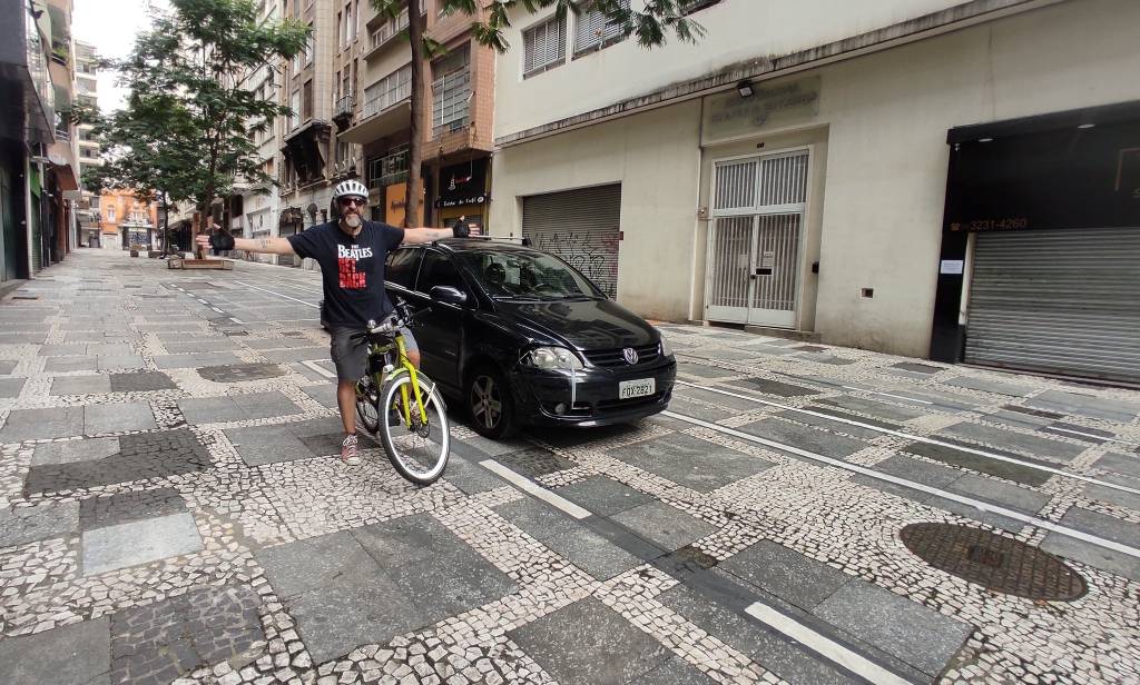 DanielGuth O ex-VJ da MTV Brasil, Luiz Thunderbird