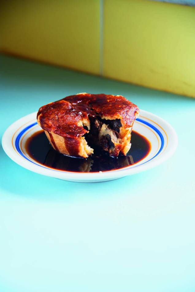 Empada de moela: salgadinha, ganha banho de molho de carne Empada de moela: salgadinha, ganha banho de molho de carne