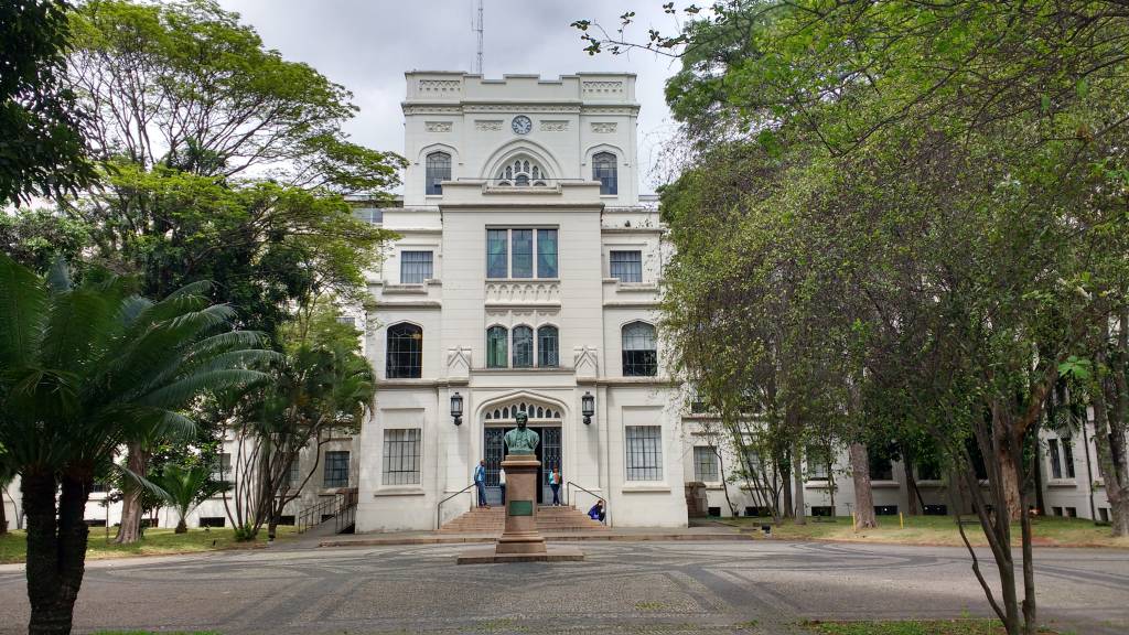 Estudantes de Medicina da USP relatam desvio de R$ 920 mil de formatura
