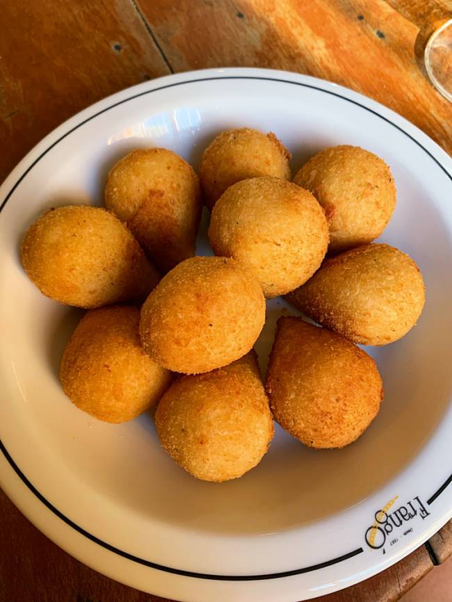 coxinhas em um prato