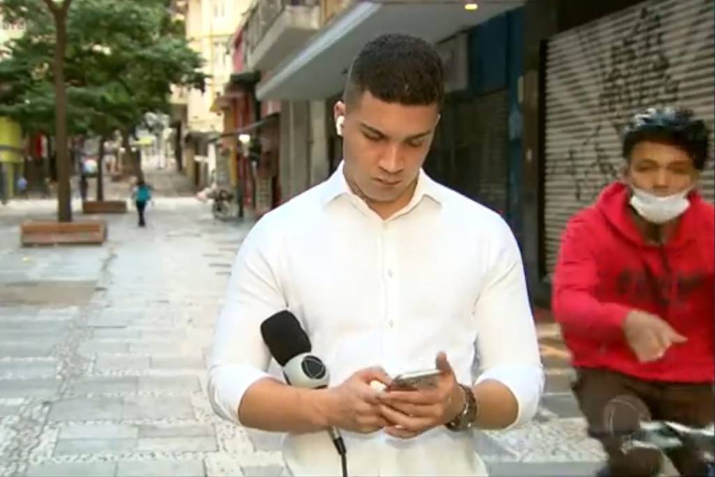 Repórter da Record sofre tentativa de assalto durante gravação no Centro