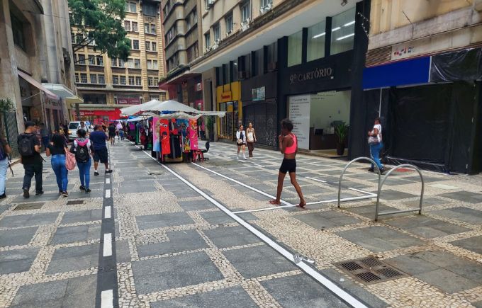 Calçadões: marcas no piso
