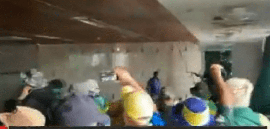 Brasília: manifestantes invadem e vandalizam Congresso, Planalto e STF