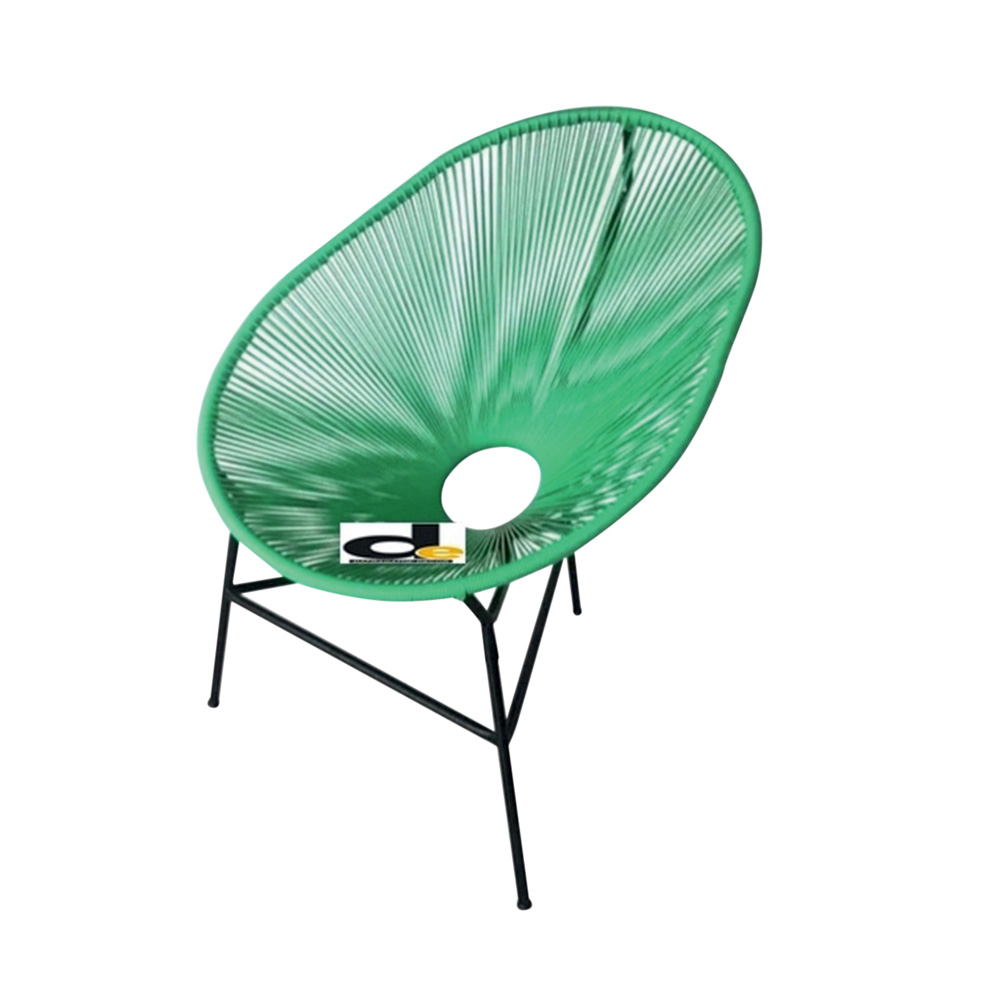 cadeira verde.jpg Cadeira para área externa feita de linhas verdes. Formato circular