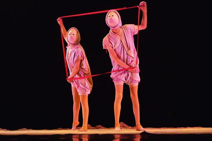 Sem palavras, ‘Entre Mundos’ traz narrativa mágica ao Sesc Ipiranga