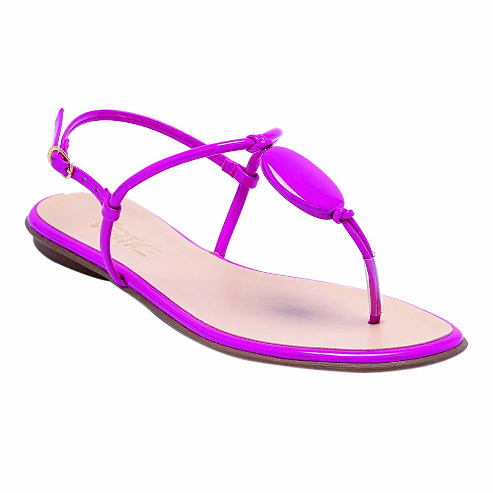 Rasteirinha magenta com tiras e detalhe em pedra de resina