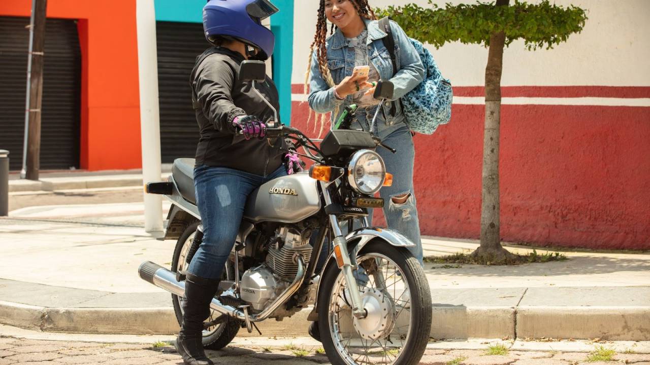 Uber libera corridas de moto em São Paulo