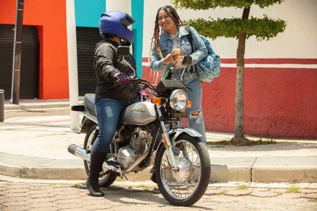 Uber suspende serviço de moto na cidade de São Paulo