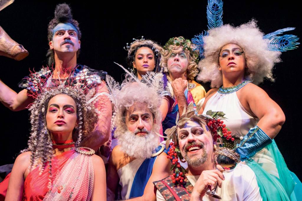 Deuses gregos descem para ajudar humanidade em nova peça da LaMínima