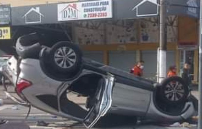 Acidente aconteceu no início da manhã deste domingo (12), em Guarapiranga (Zona Sul)