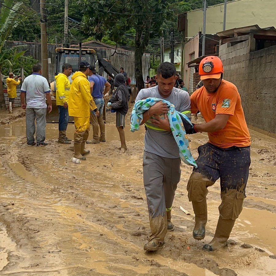 Chuvas deixaram rastro de destruição em São Sebastião e outras cidades do Litoral Norte Chuvas deixaram rastro de destruição em São Sebastião e outras cidades do Litoral Norte.