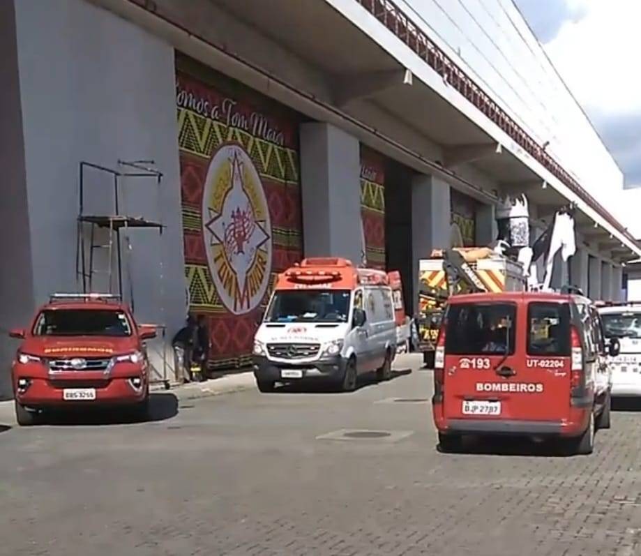 Acidente com guindaste deixa feridos em barracão da Tom Maior em SP